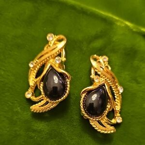 Barrera For Avon Granada  Gold-Tone Black Teardrop Statement Clip On Earrings